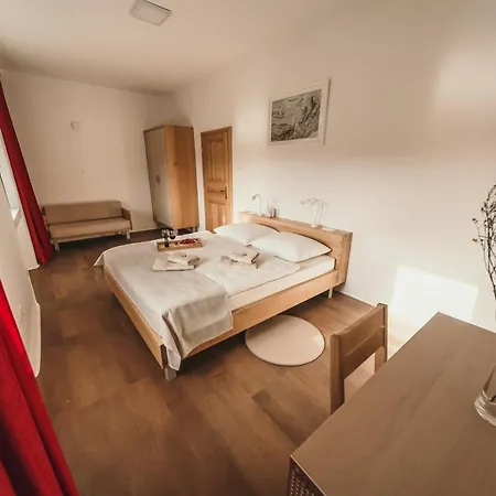 Rooms & Apartments Podsreda Castle Exterior photo