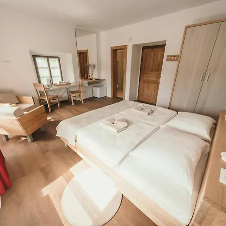 Rooms & Apartments Podsreda Castle Exterior photo