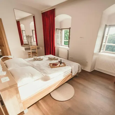 Rooms & Apartments Podsreda Castle Exterior photo