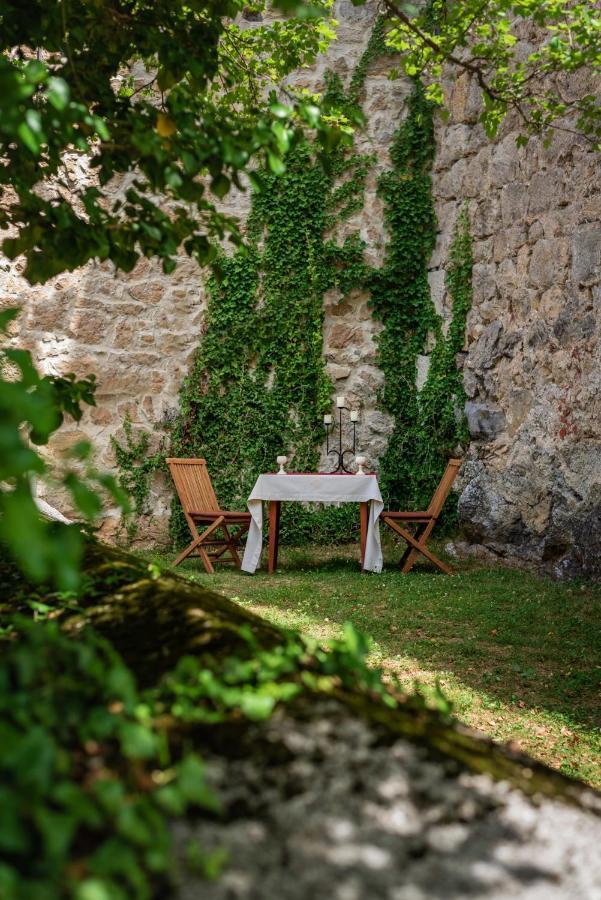 & Castle Apartment *