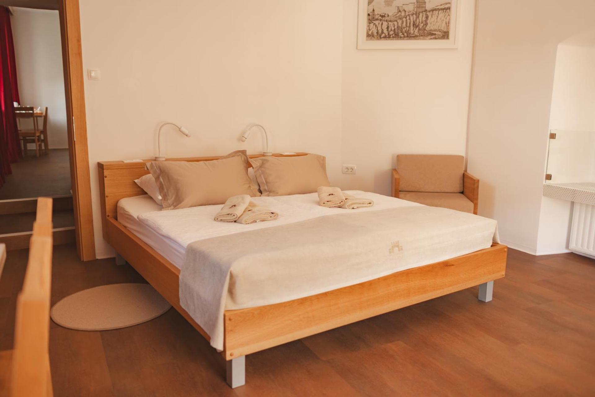 & Castle Apartment *